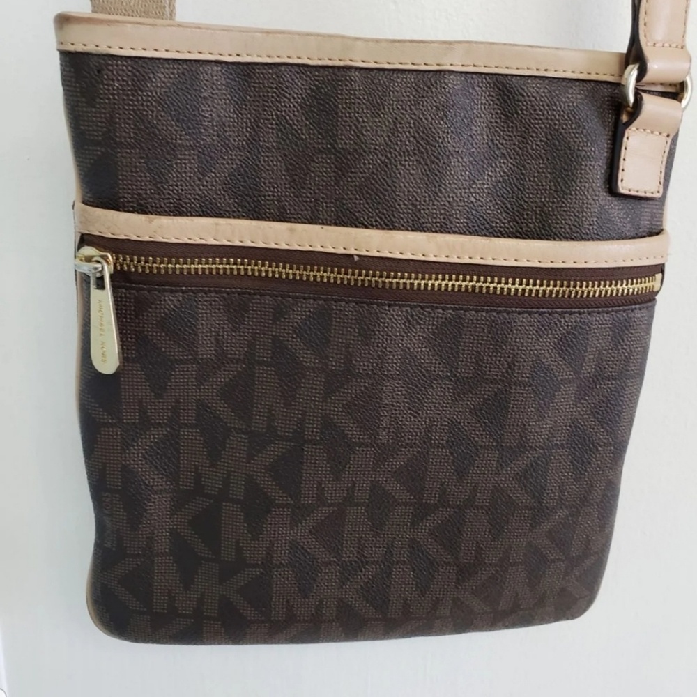 Michael kors crossbody bag